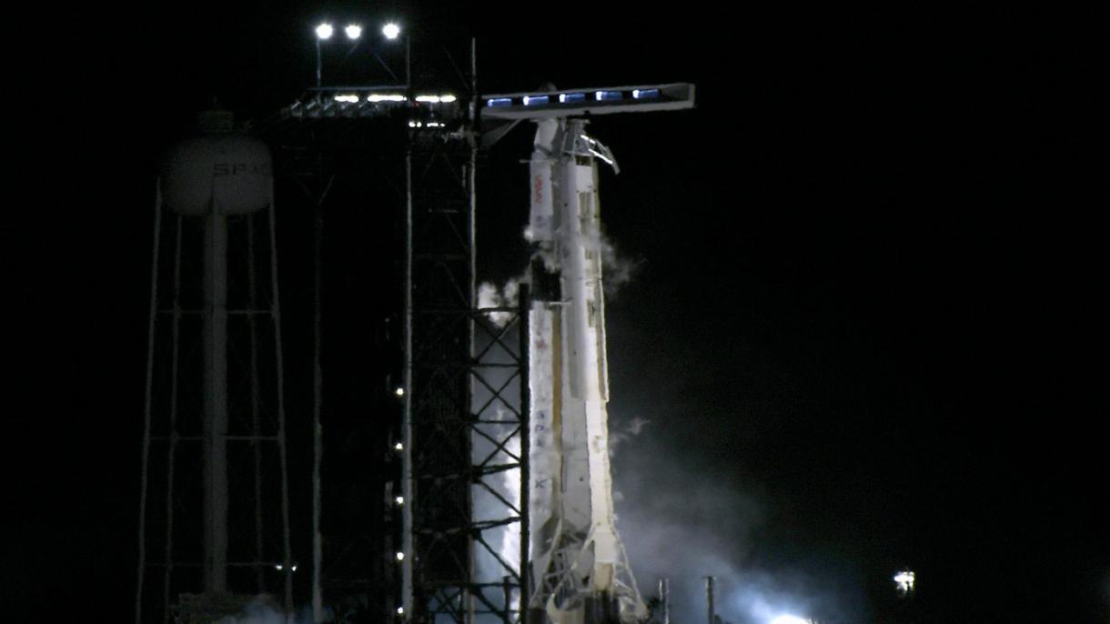 اسپیس ایکس نے  ناسا کے مشن کےلیے راکٹ خلا میں روانہ کر دیا