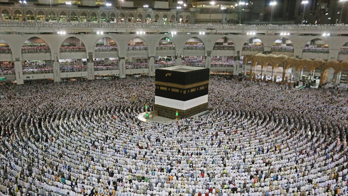 1,8 milhões de peregrinos deslocaram-se à Arábia Saudita para o Hajj