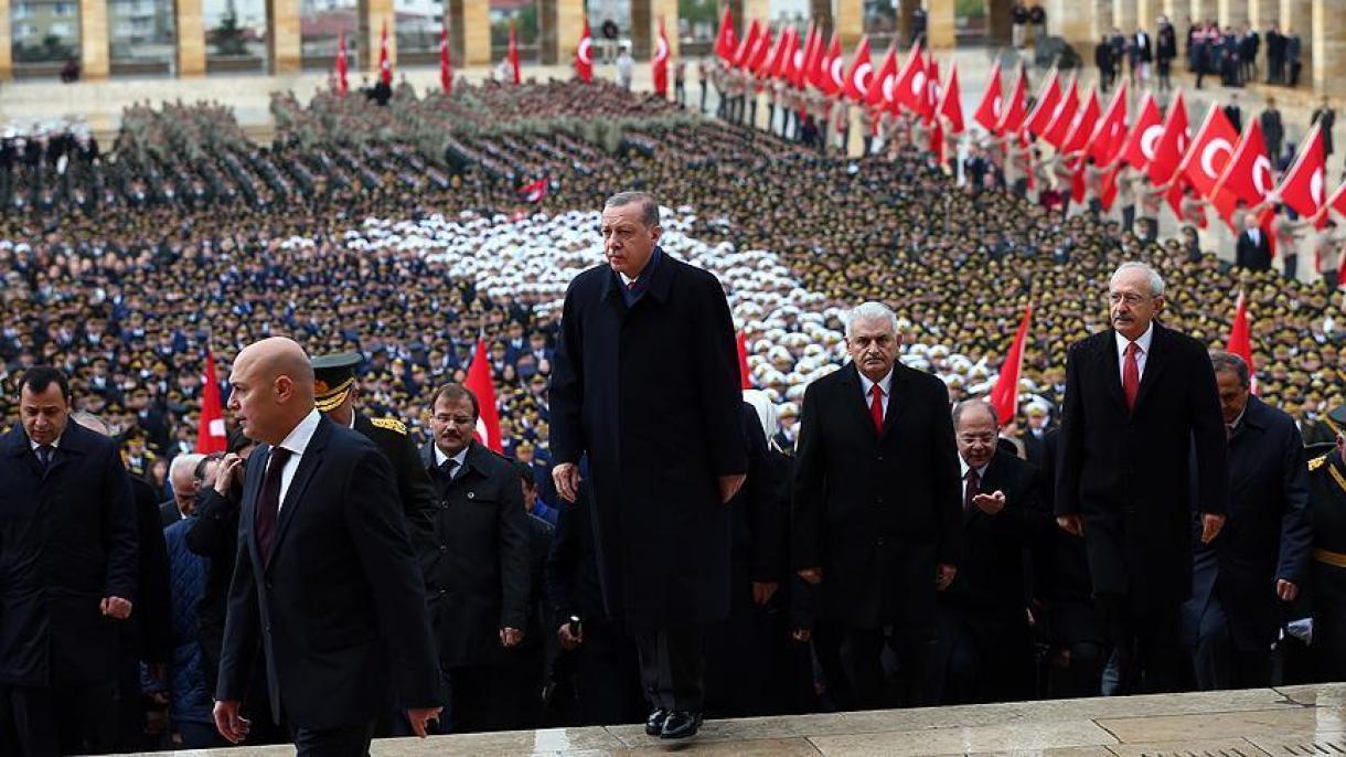 مراسم بزرگداشت سالگرد تأسیس جمهوری ترکیه در مزار آتاتورک برگزار شد