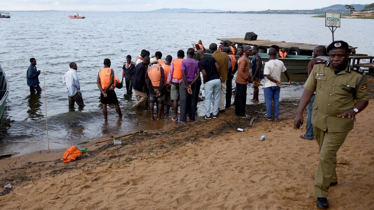 Uganda: naufrágio de barco de recreio faz mais de 20 mortos