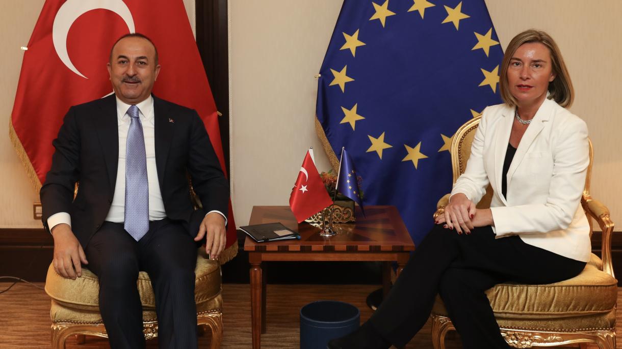 Çavuşoğlu y Mogherini se centran en la conferencia sobre el “futuro de Siria”