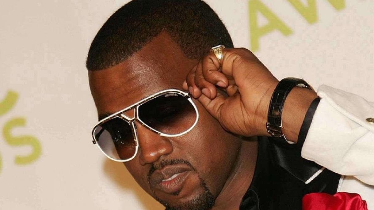 Kanye West cambia legalmente su nombre