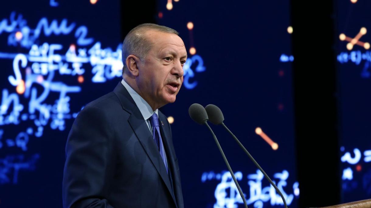 Presidente Erdogan: "Começamos a receber pedidos para o carro nacional"