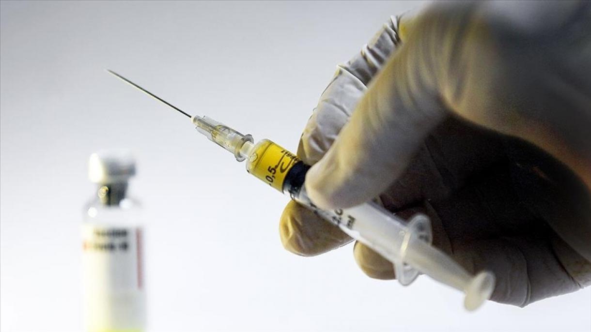 Un panel de expertos recomendó aprobar la vacuna contra la COVID-19 de Pfizer y BioNTech en EEUU