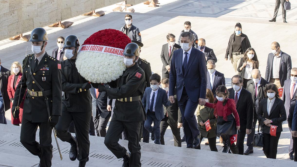 ziya selcuk anitkabir 23 nisan.jpg