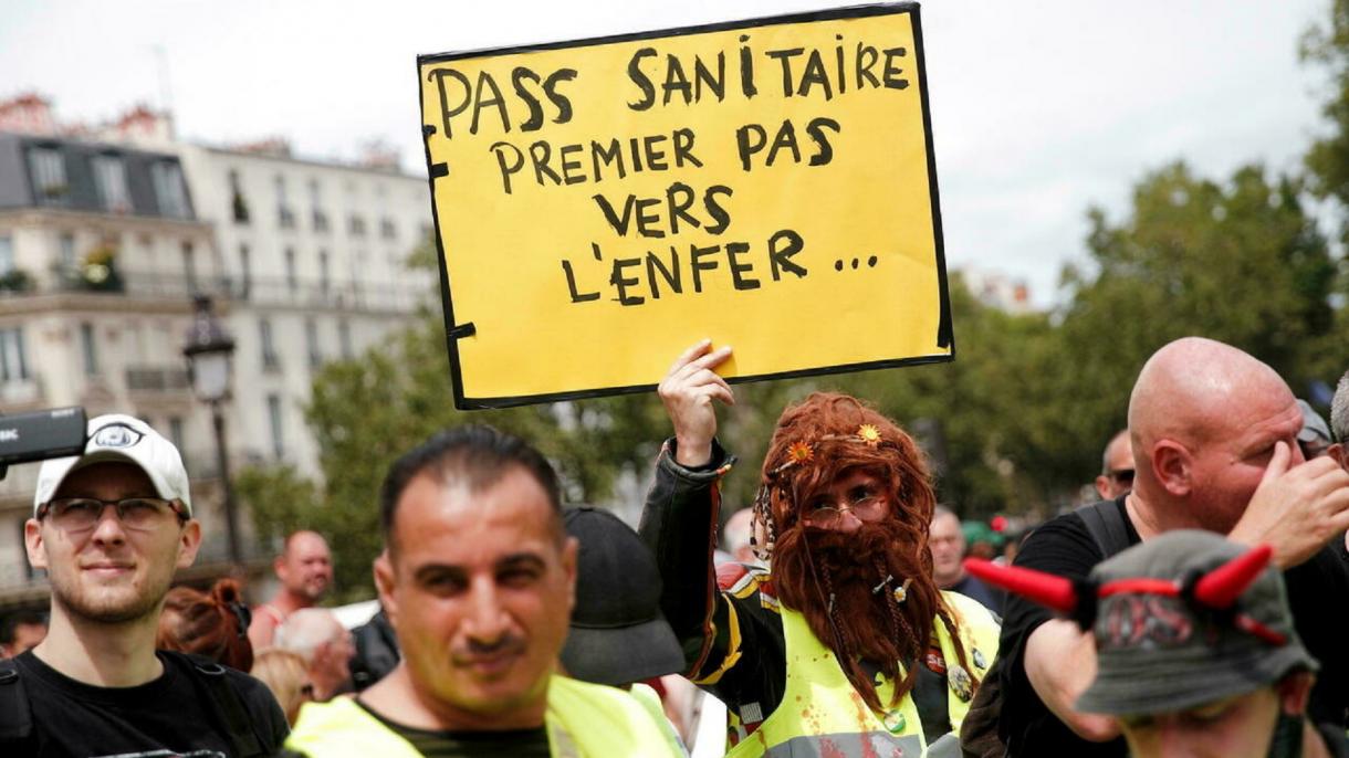 Протестите във Франция срещу задължителната ваксинация продължават...