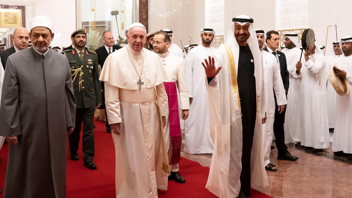 Papa scrive una nuova pagina di storia, visita Emirati Arabi