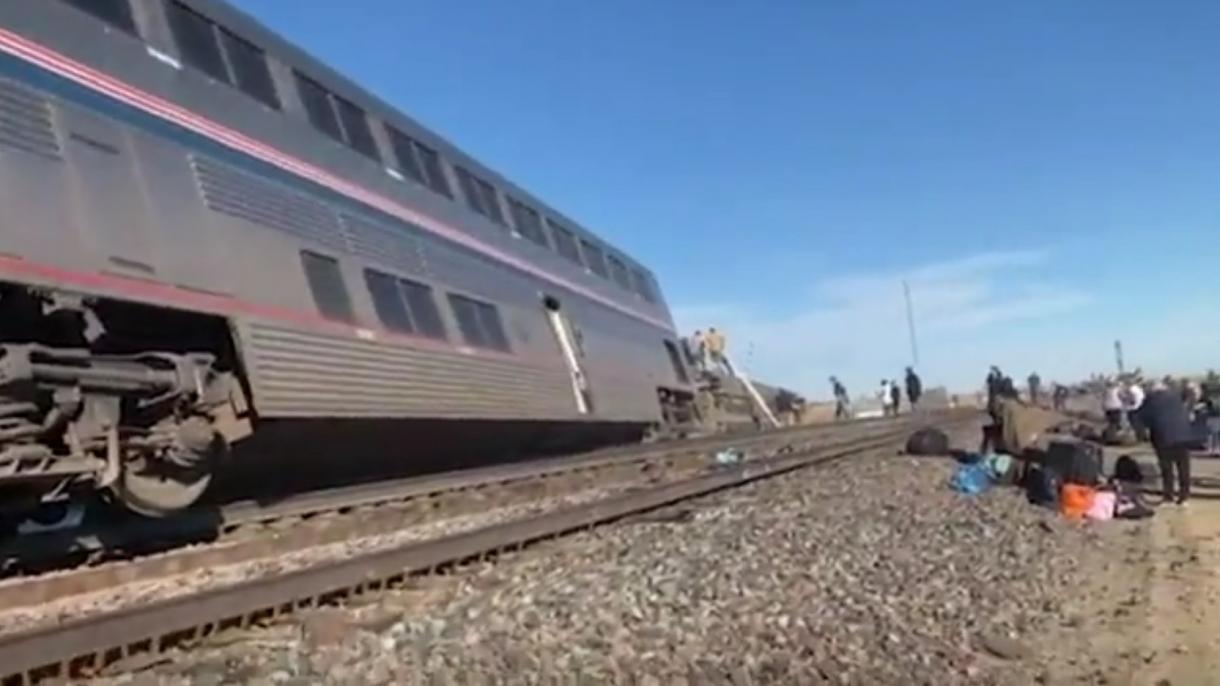 امریکہ میں ٹرین پٹری سے اتر گئی،3 افراد ہلاک درجنوں زخمی