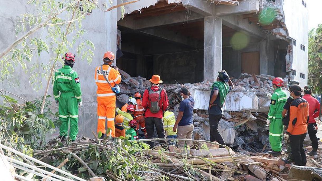 Indonésia eleva para 1.763 os mortos pelo terremoto e tsunami