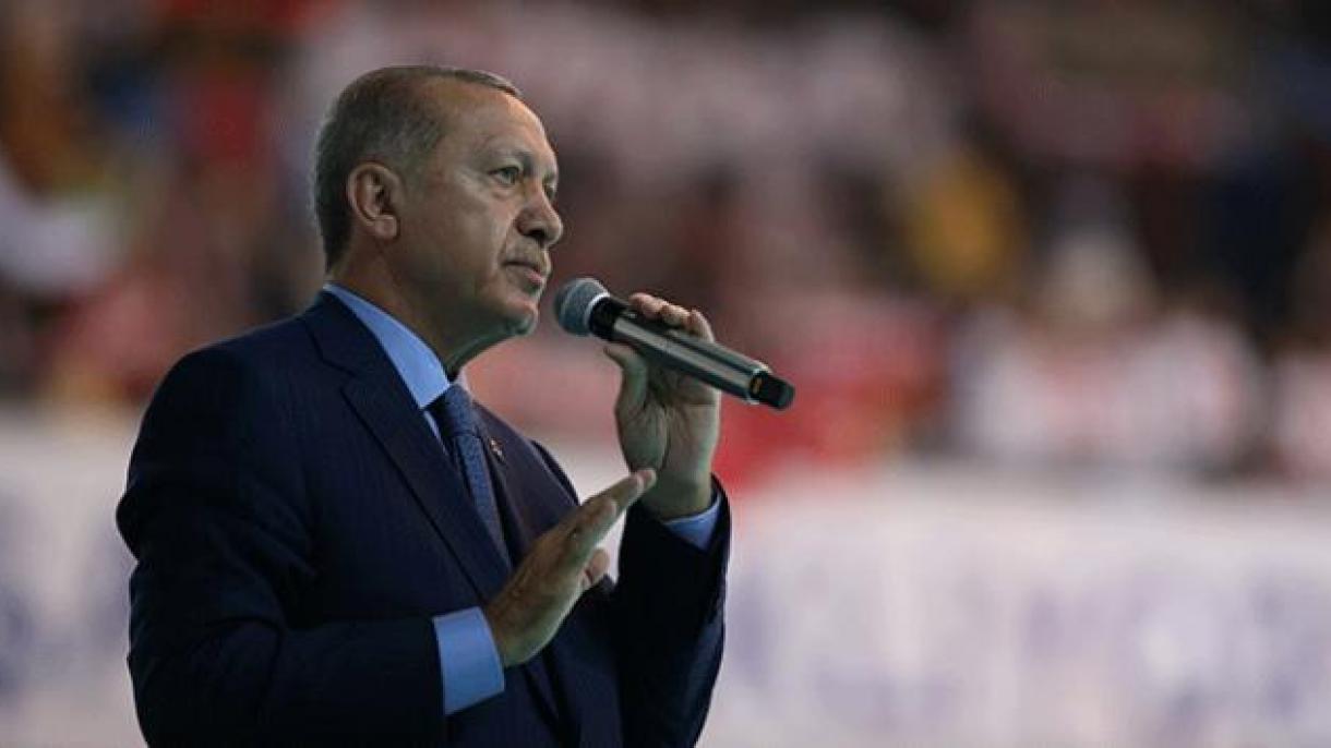 Έκκληση Ερντογάν στους πολίτες να μετατρέψουν τα δολάρια σε τουρκικές λίρες