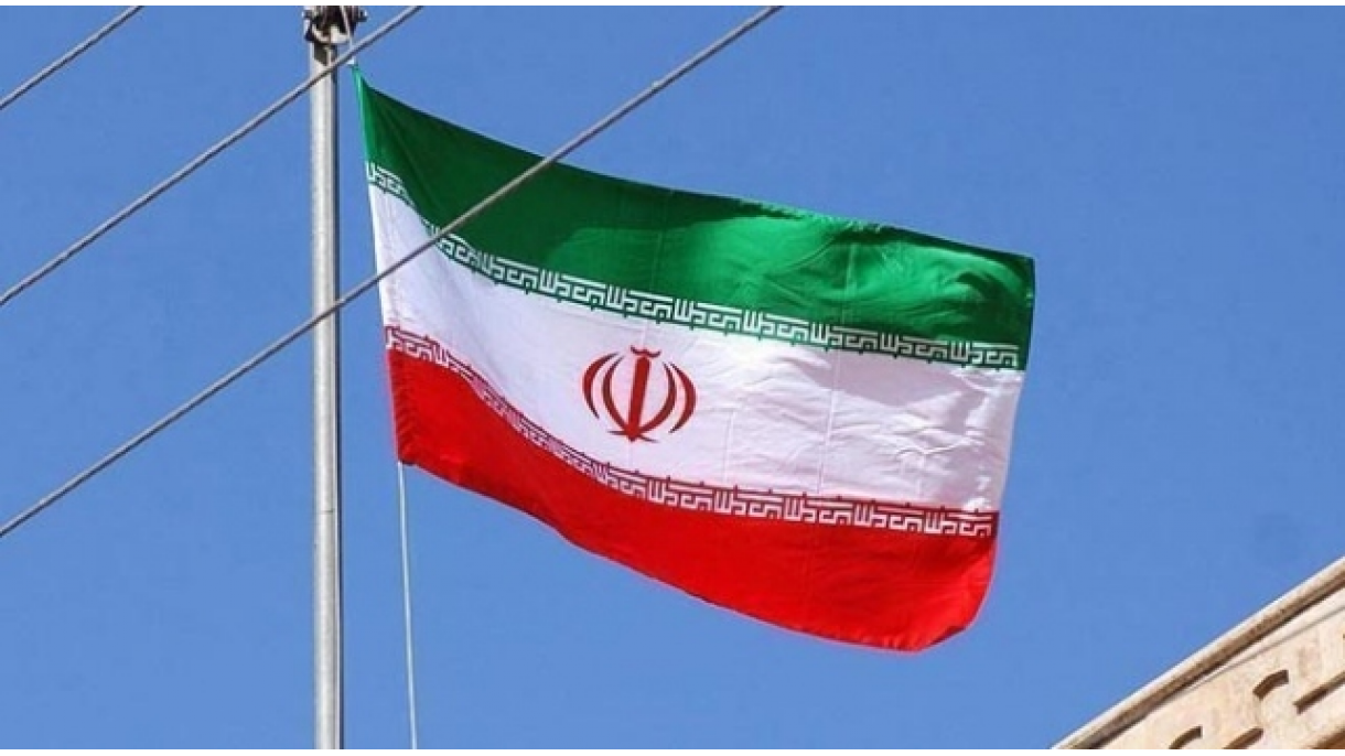 Иранските младежи са недоволни от условията в страната...