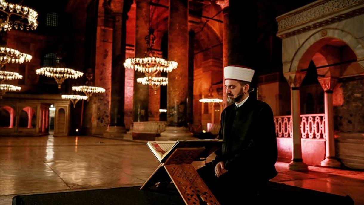 Istanbulning fath etilishining 567-yilligida Ayasofiyada, “Fath” surasi tilovat qilindi