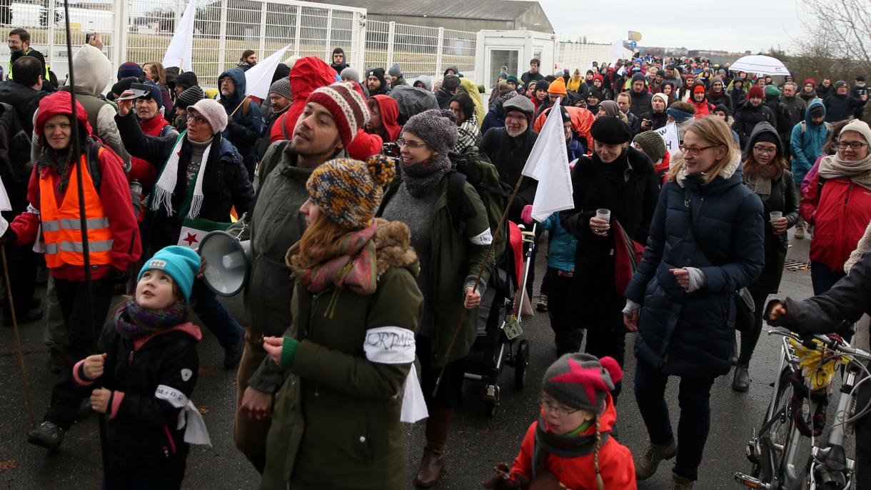 欧洲不同国家的4百名活动家开始阿勒颇大游行