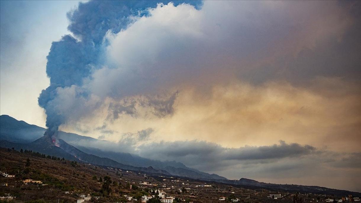 Más de 8.000 personas han sido evacuadas por las lavas del volcán en la Palma