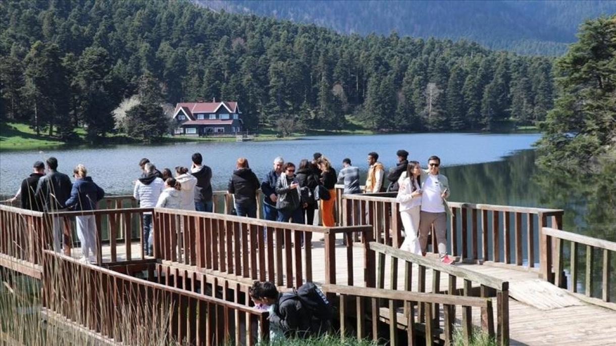 میزبانی پارک طبیعت گول‌جوک ترکیه از گردشگران خارجی و داخلی در ایام تعطیلات عید فطر