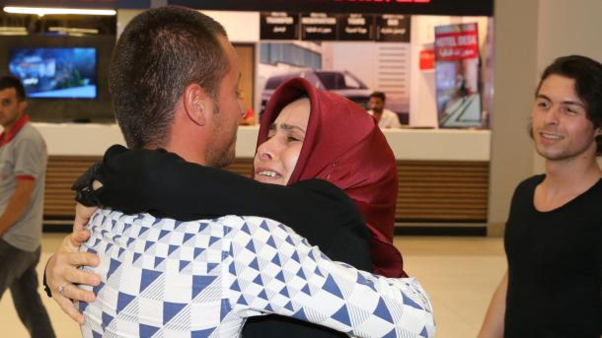Seis marinheiros turcos detidos na Líbia retornam à Turquia