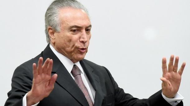 Temer do Brasil pede ao tribunal suspender investigação sobre corrupção