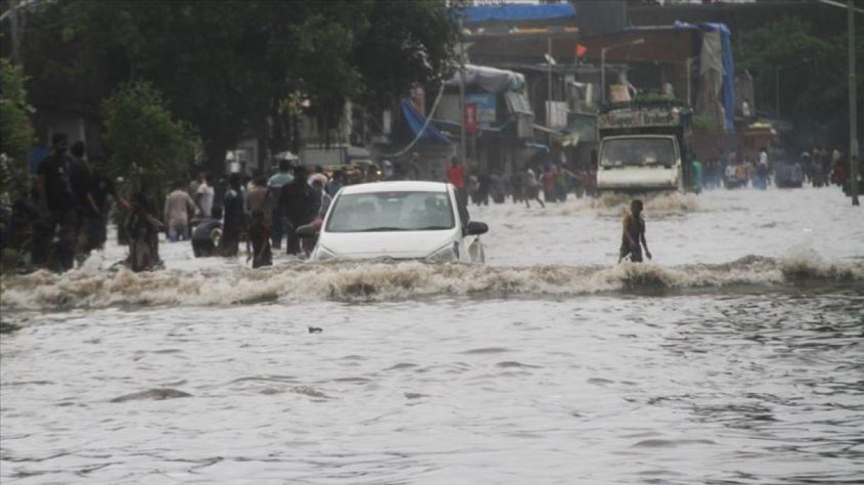 ინდოეთი მუსონურ წვიმებს ებრძვის