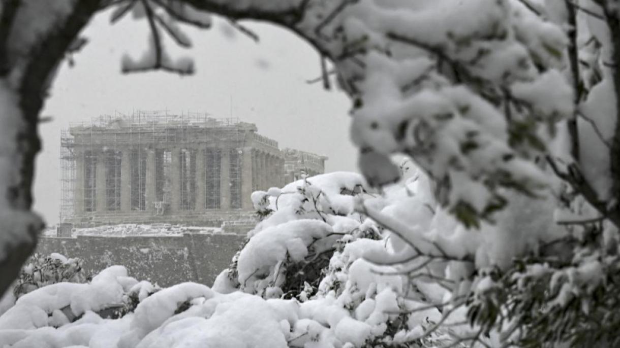 希腊正经历近12年来最寒冷的冬天
