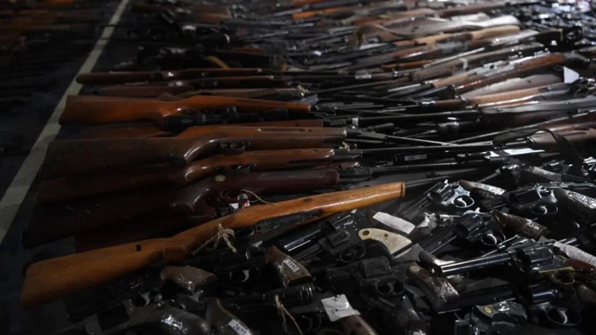 Около 13 500 единици оръжие са били предадени доброволно на сръбските власти