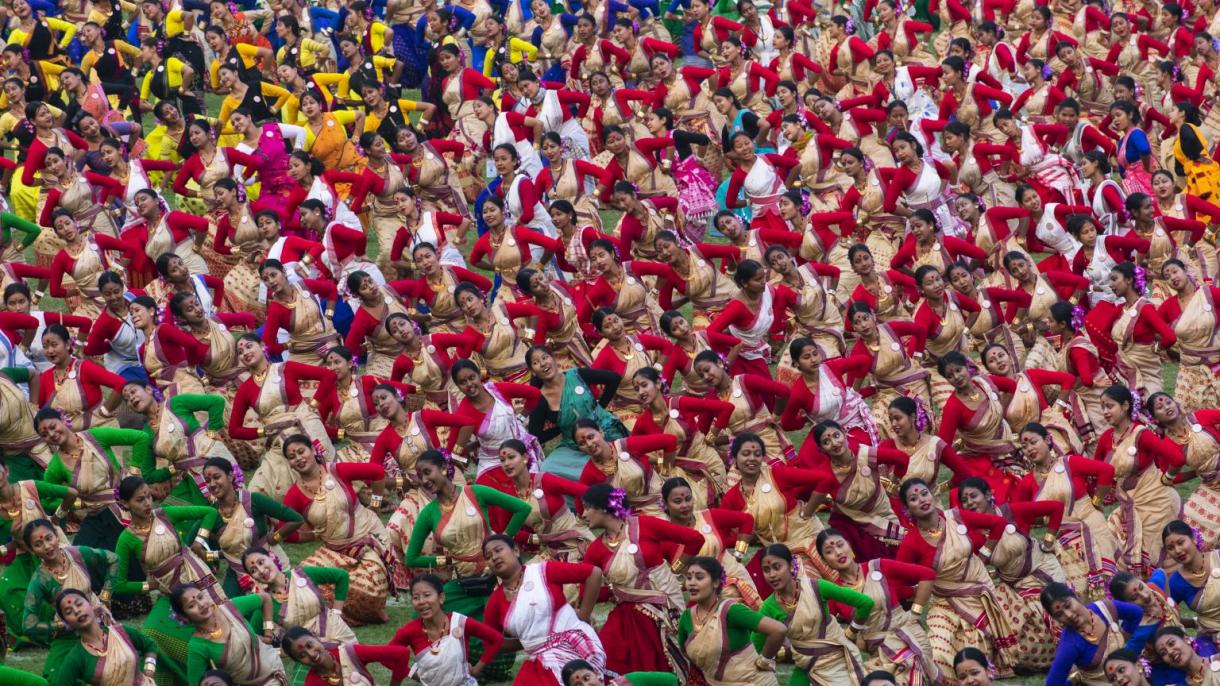 India, lo show di danza "Bihu" entra nel Guinness dei primati