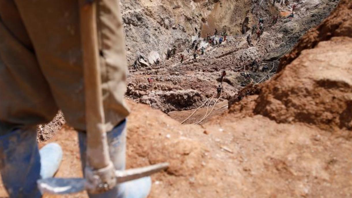刚果民主共和国金矿坍塌20人丧生