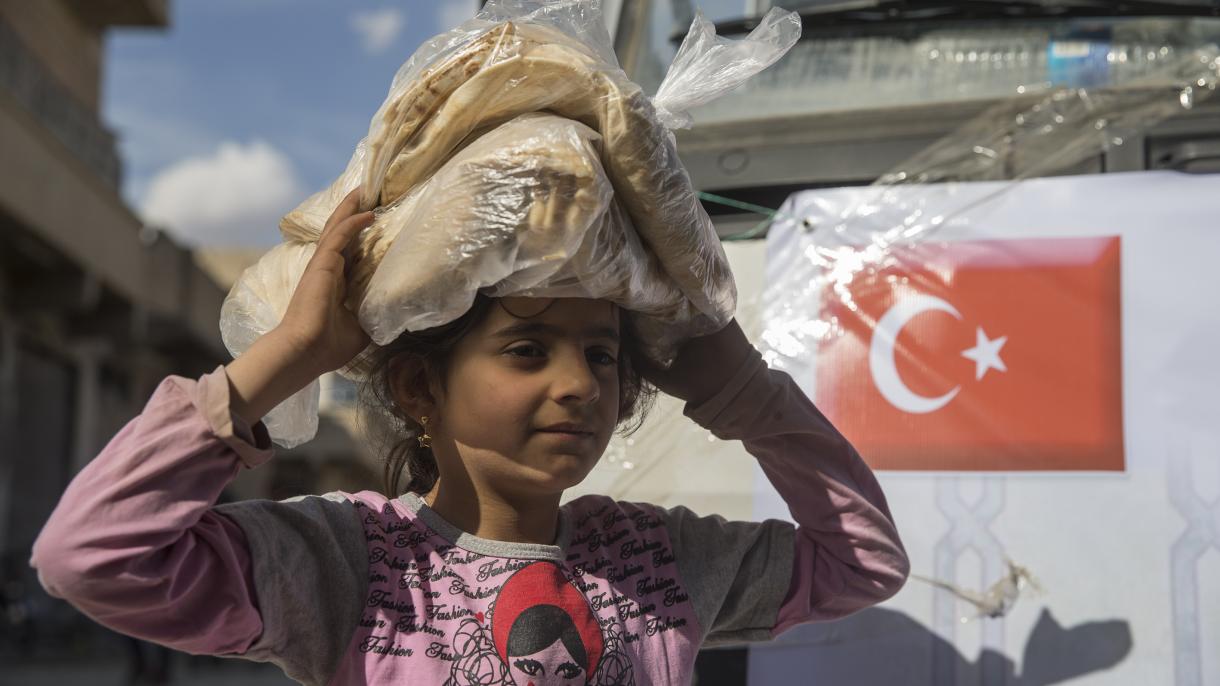 La ayuda humanitaria turca llega a la ciudad siria de Al Bab