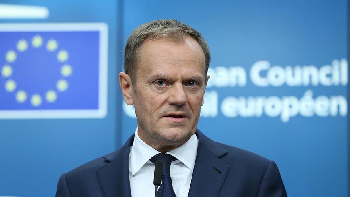 Donald Tusk: a lengyel kormány politikája Oroszország terveibe illik