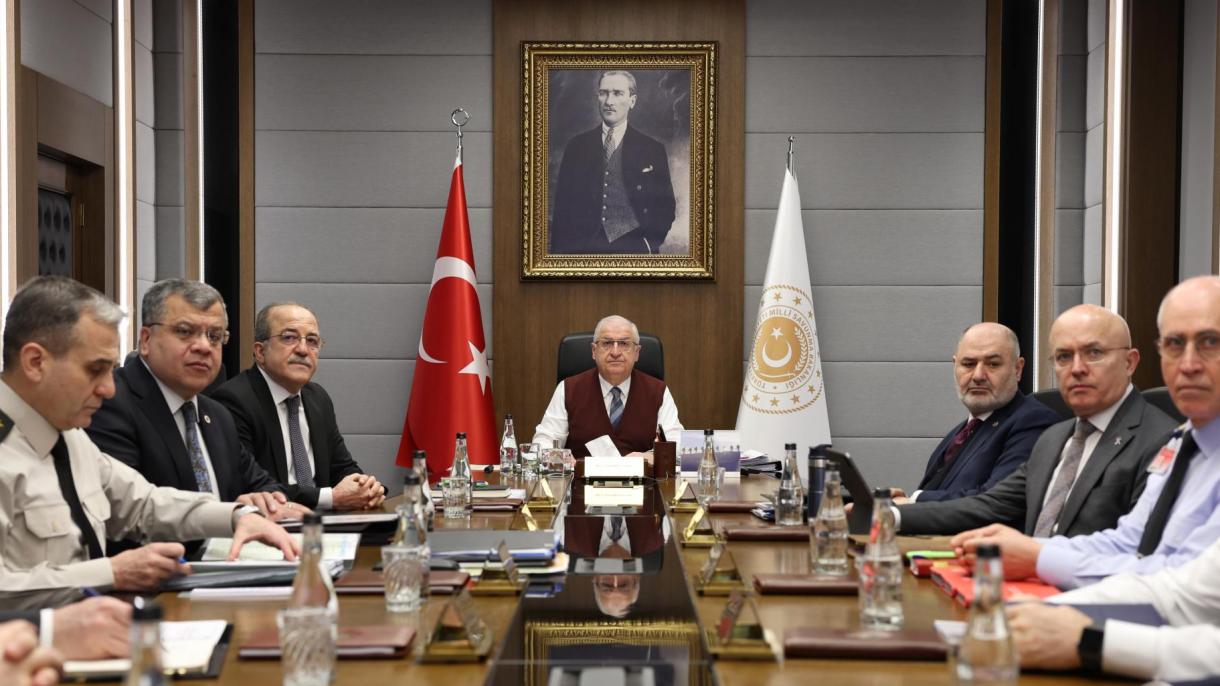 El ministro de Defensa turco se pronunció sobre las operaciones antiterroristas