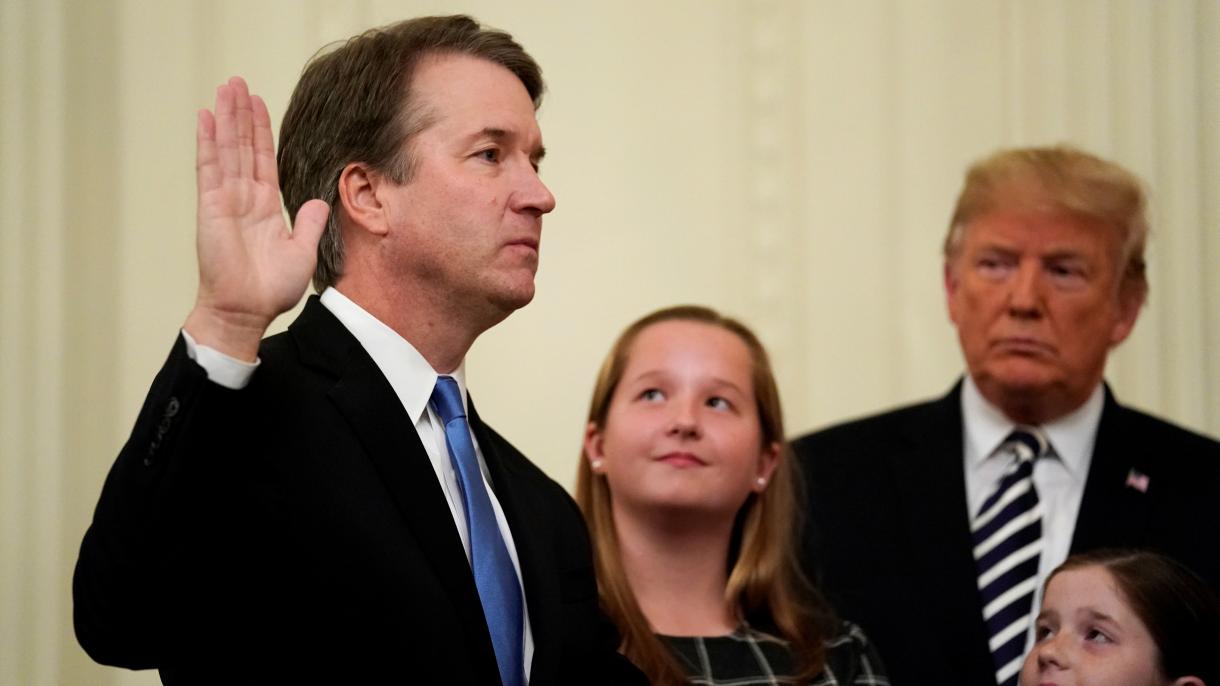 Letette a hivatali esküt Brett Kavanaugh főbíró