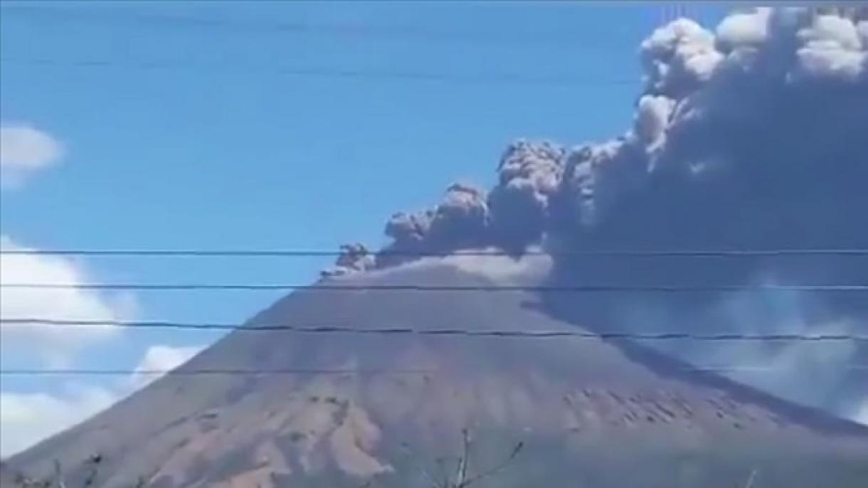尼加拉瓜圣克里斯托瓦尔火山喷发