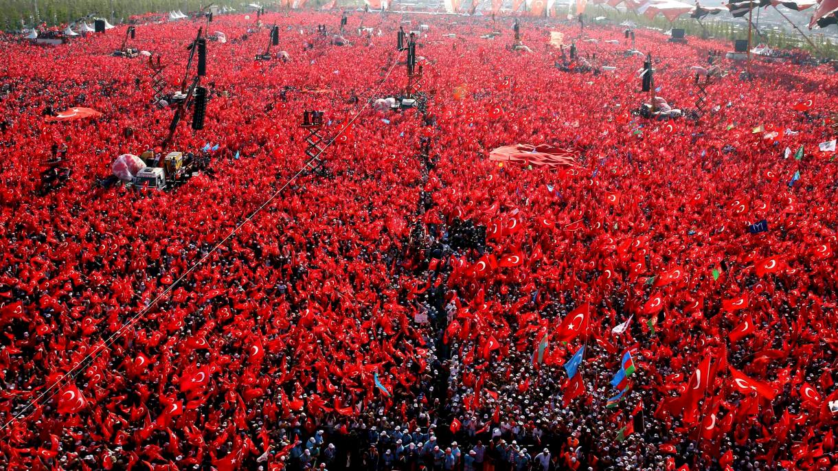 دریای خروشانی از انسانها در حمایت از دموکراسی در استانبول