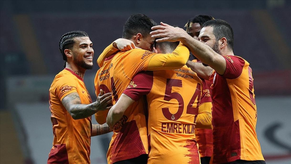 Galatasaray avança para a ronda de play-offs
