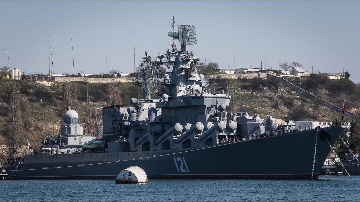 Россия : "Крейсердеги өрт көзөмөлгө алынды"
