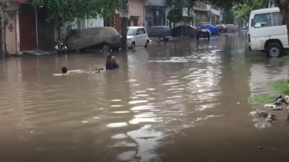 巴基斯坦遭受强降雨侵袭至少28人死亡