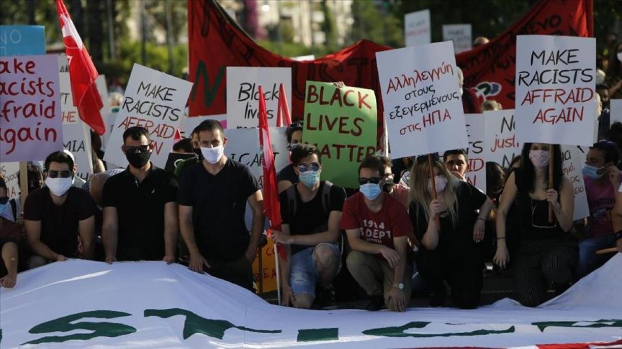 希腊举行示威游行声援弗洛伊德