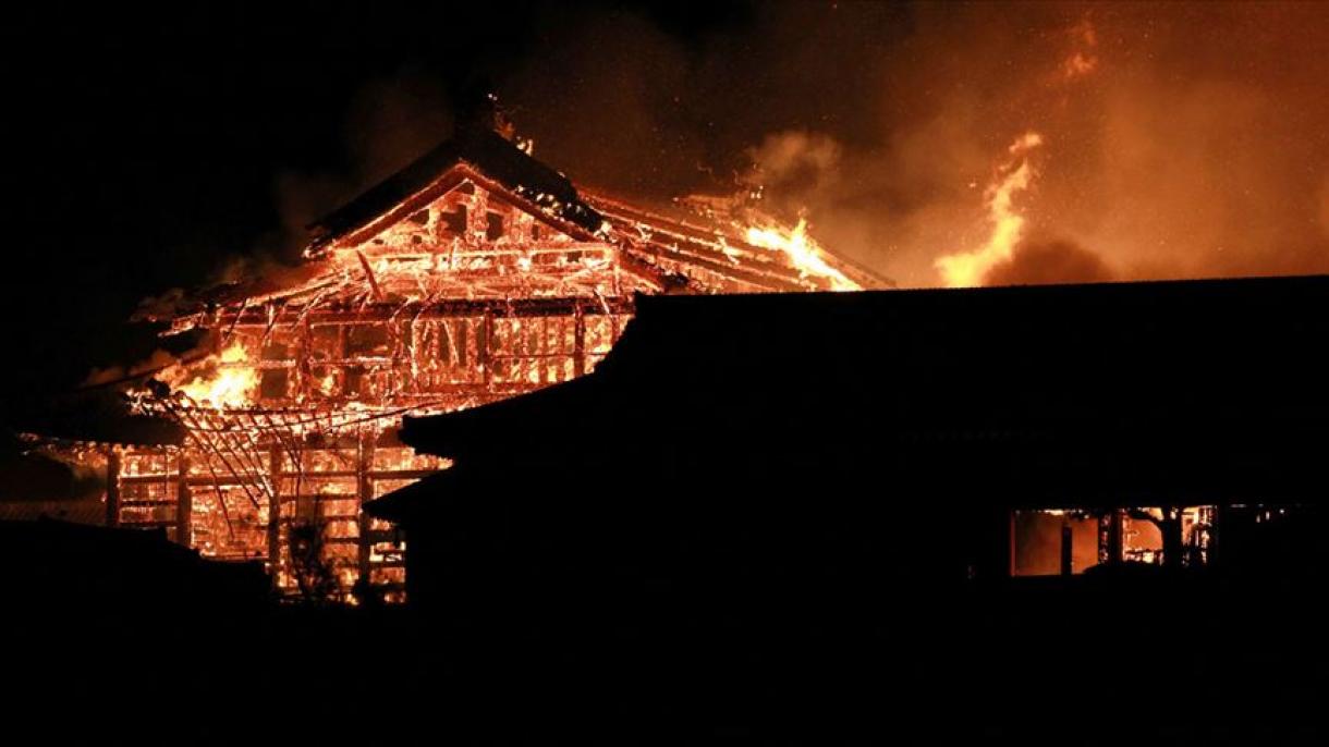 Yaponiyanın tarixi Şuri qalası yandı
