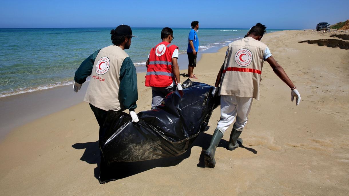 利比亚海域难民船只翻船沉没