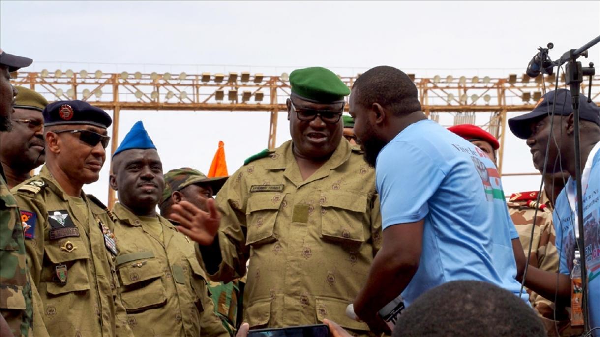 Una alta diplomática de EEUU se reúne con los líderes de la junta militar en Níger