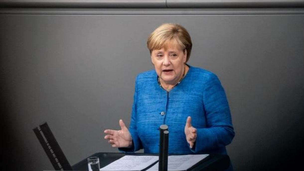 Angela Merkel Fayiz әs-Sәrracla görüşüb
