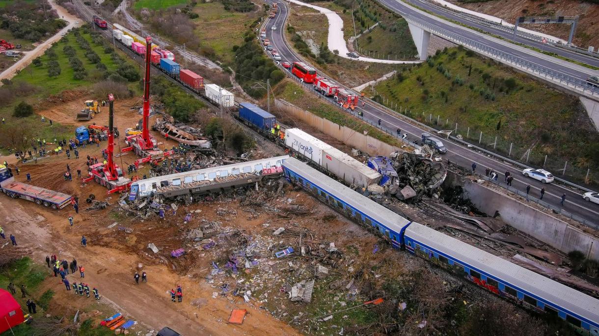 یونان میں  ٹرین حادثے میں ہلاک  والوں کی تعداد 42 تک پہنچ گئی