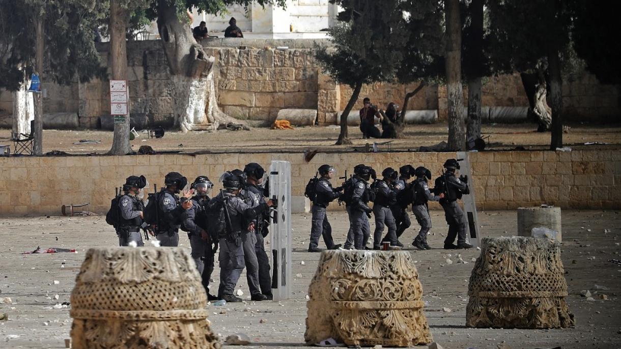 Η ισραηλινή αστυνομία επενέβη στους Παλαιστινίους που φρουρούν το Τέμενος αλ Άκσα