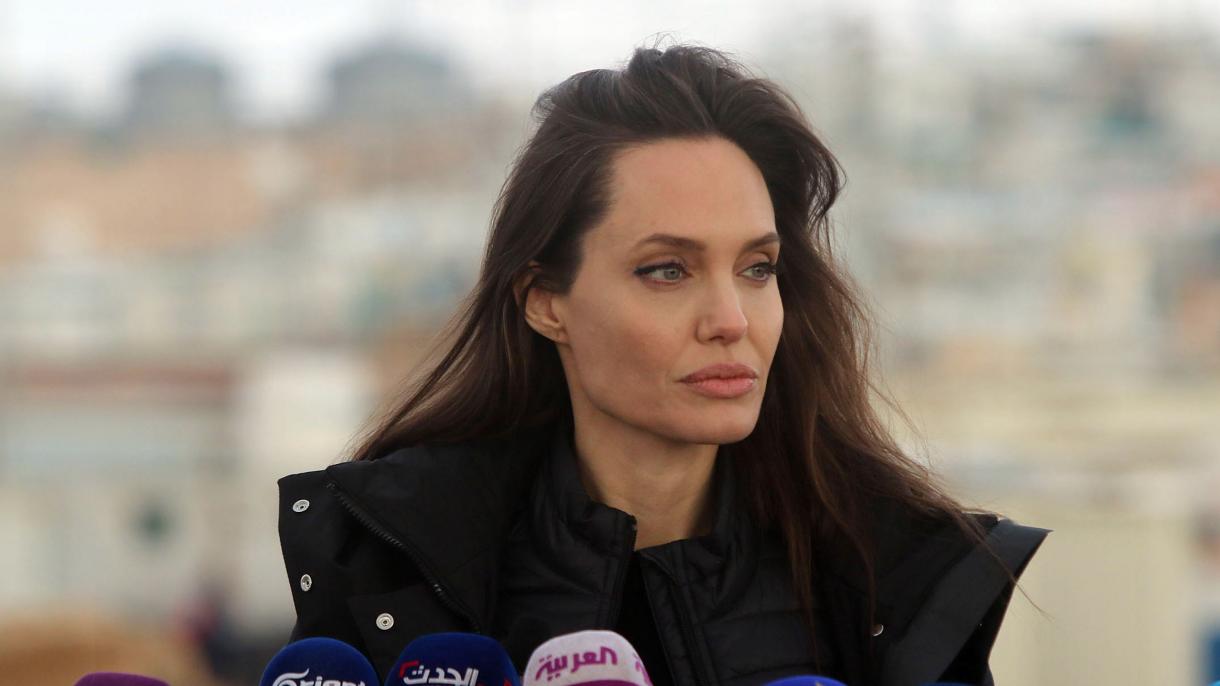 Jolie, Suriya muammosini hal qilishning bir yo’li topilishi kerakligini qayd etdi