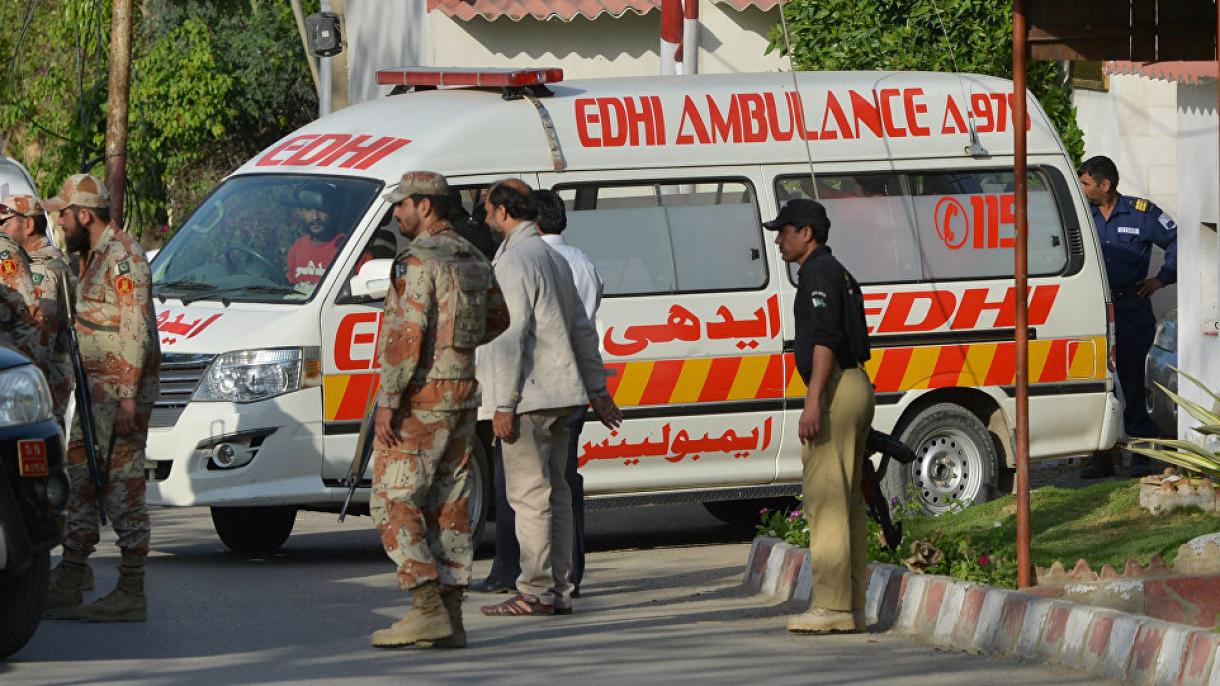 巴基斯坦一所学校墙壁倒塌  6人死亡