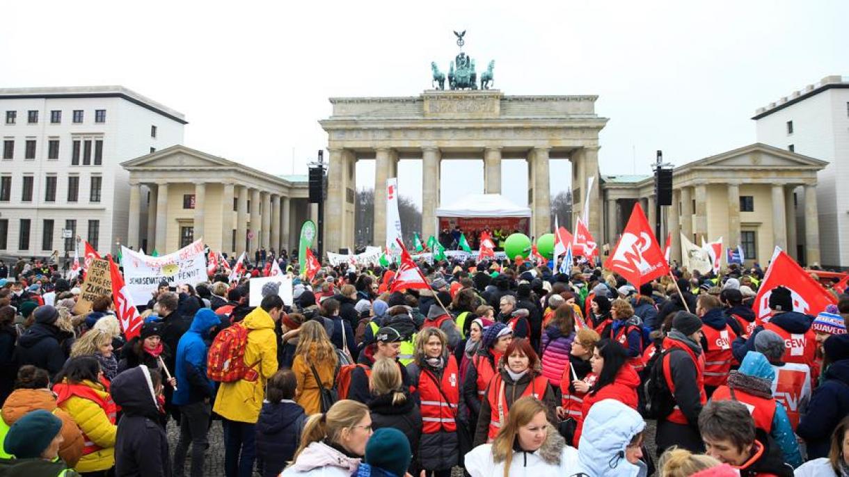 Országos figyelmeztető sztrájk Németországban