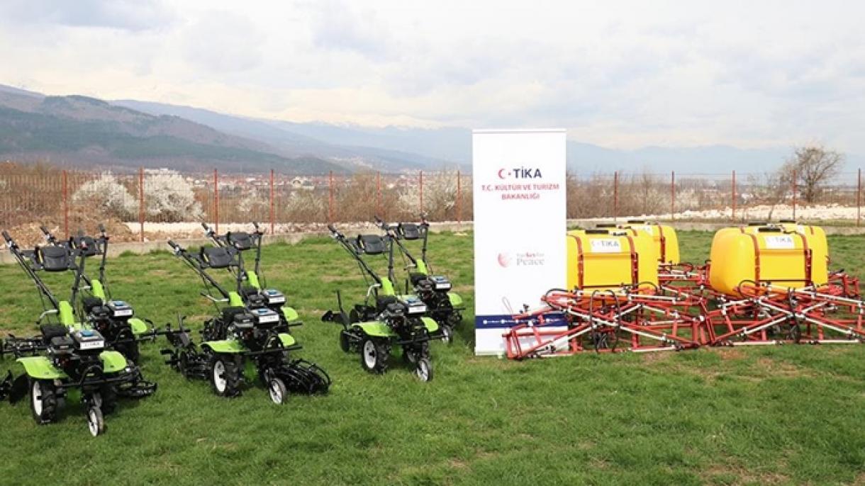 TİKA Şimali Makedoniya fermerlərinə kənd təsərrüfatı avadanlığı verdi