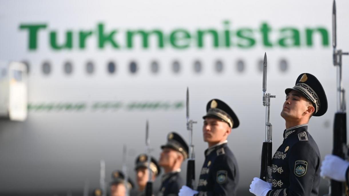 Özbekistan Serdar Berdimuhammedov karşılama töreni Türkmenistan.jpg