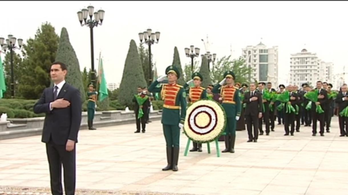“Anayasa ve Bayrak Günü” Türkmenistan’da Kutlandı (3).jpg