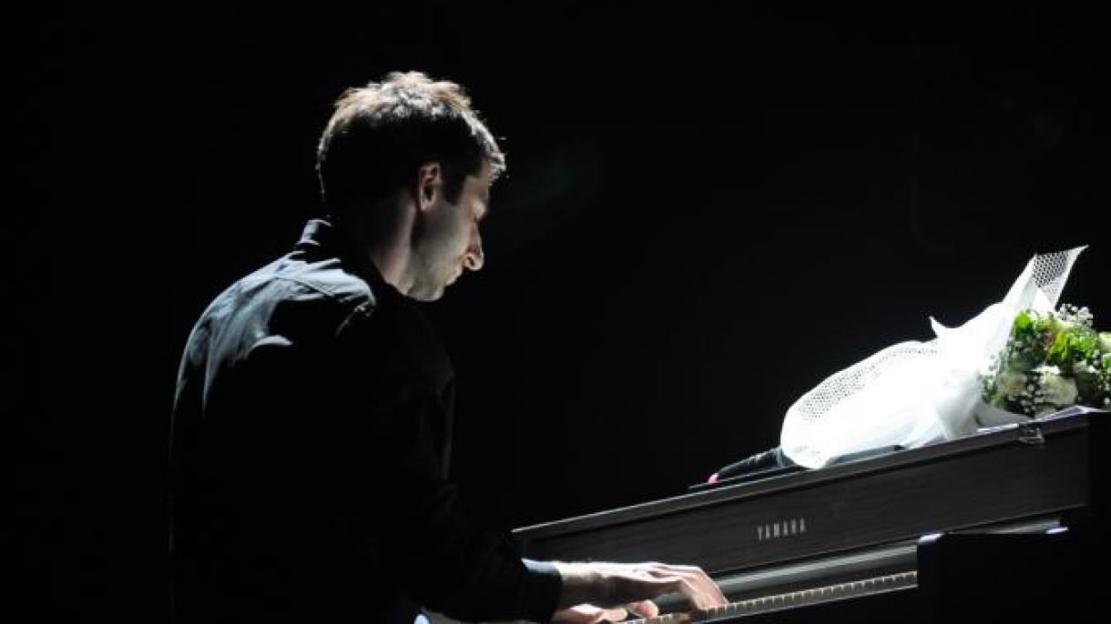 El pianista ruso, Evgeny Grinko, imparte concierto en Kuşadası, Aydın