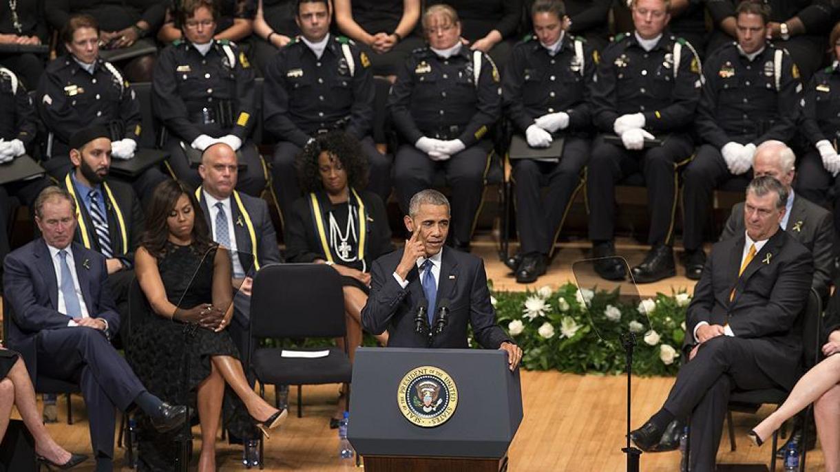 Barak Obama həyatını itirən polislərin hüzr mərasimində